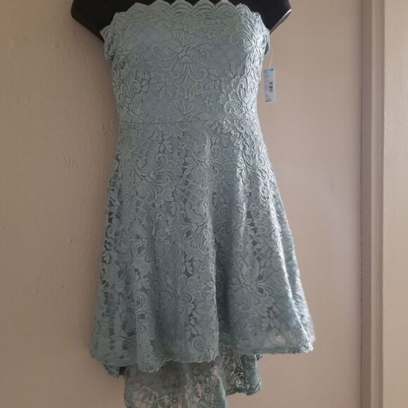 Elegant ball or wedding dress - Picture 1 of 8